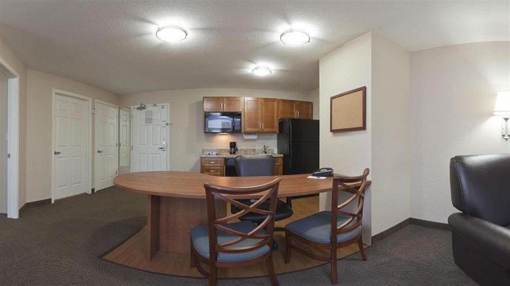 Candlewood Suites Indianapolis East By Ihg Eksteriør billede